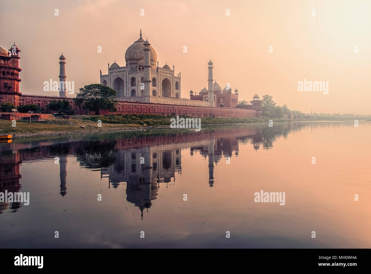 Sunset over the Taj Mahal, Agra, India Stock Photo