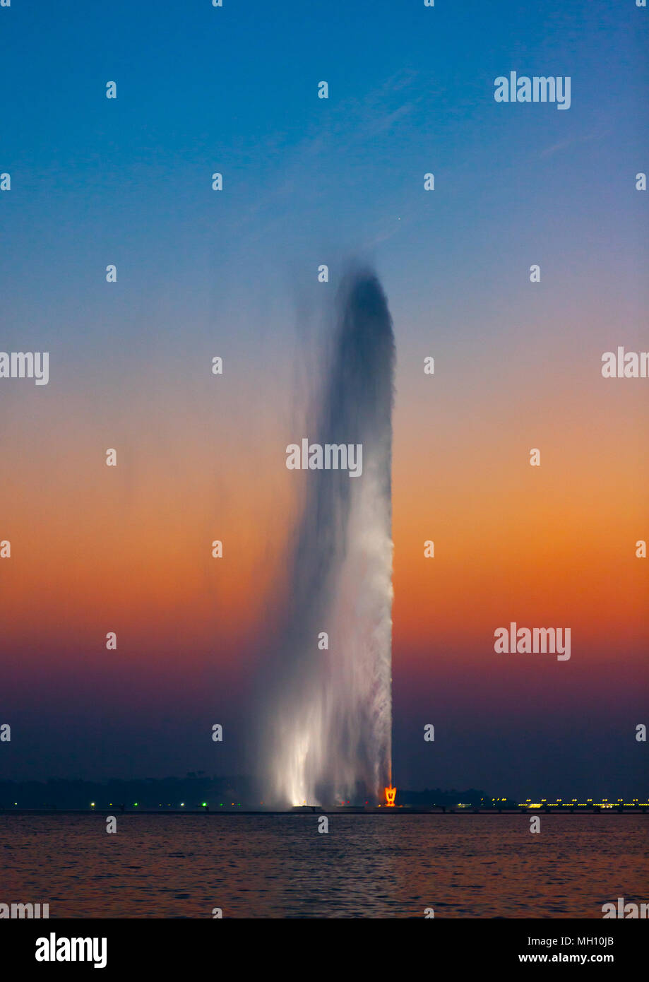 King fahds fountain at sunset, Hijaz Tihamah region, Jeddah, Saudi Arabia Stock Photo