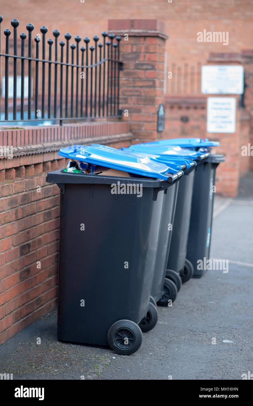 Black Wheelie Bin Stock Photos & Black Wheelie Bin Stock Images Alamy