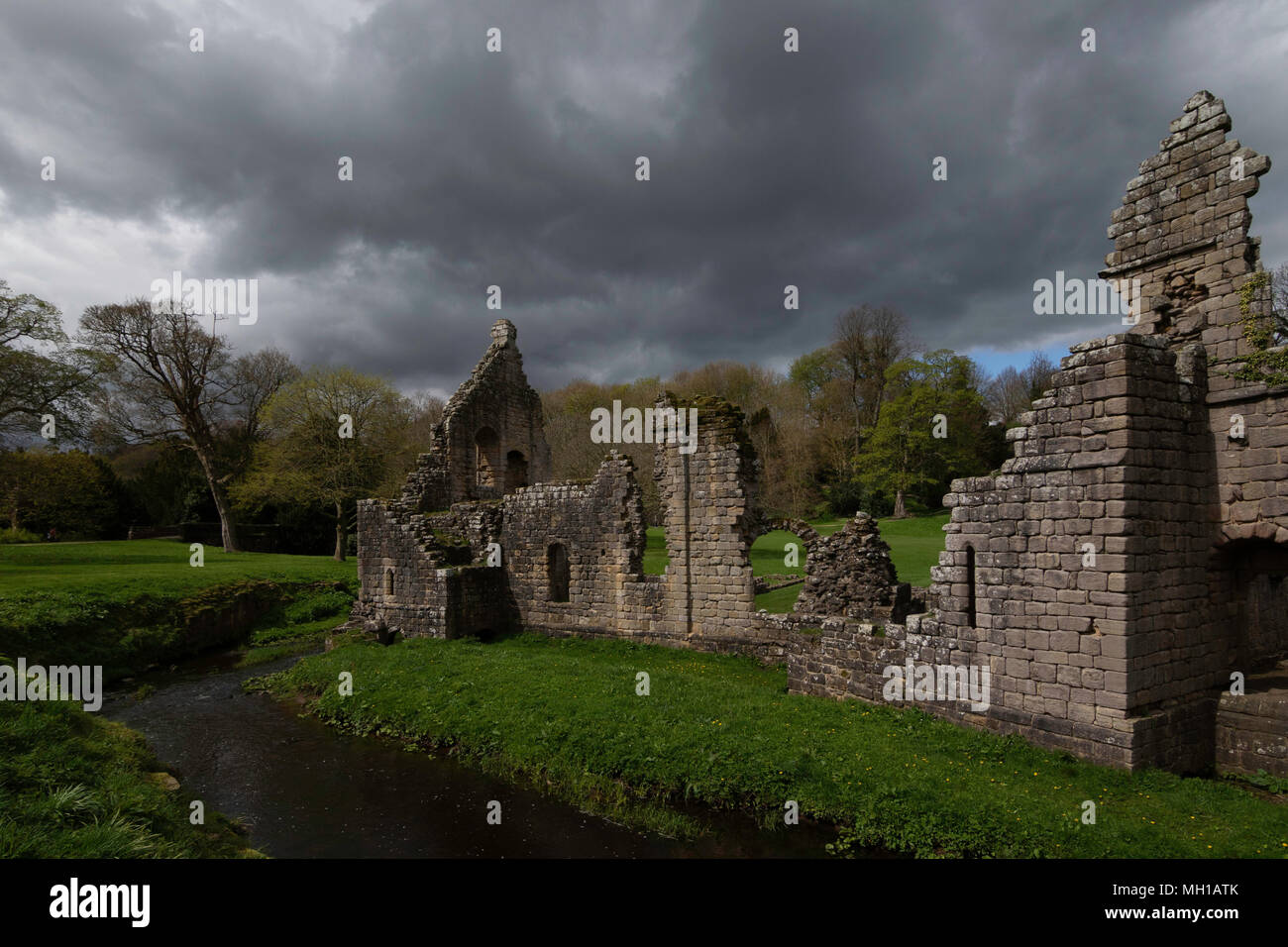 Fountains Abbey by The River Skell at Ripon, North Yorkshire, England ...