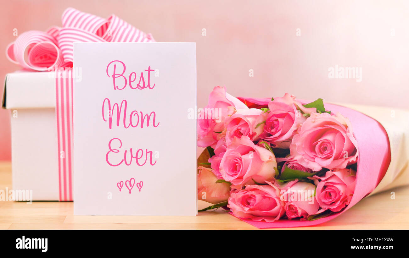 Happy Mother S Day Gift Pink Roses And Best Mom Ever Greeting Card On Table Stock Photo Alamy