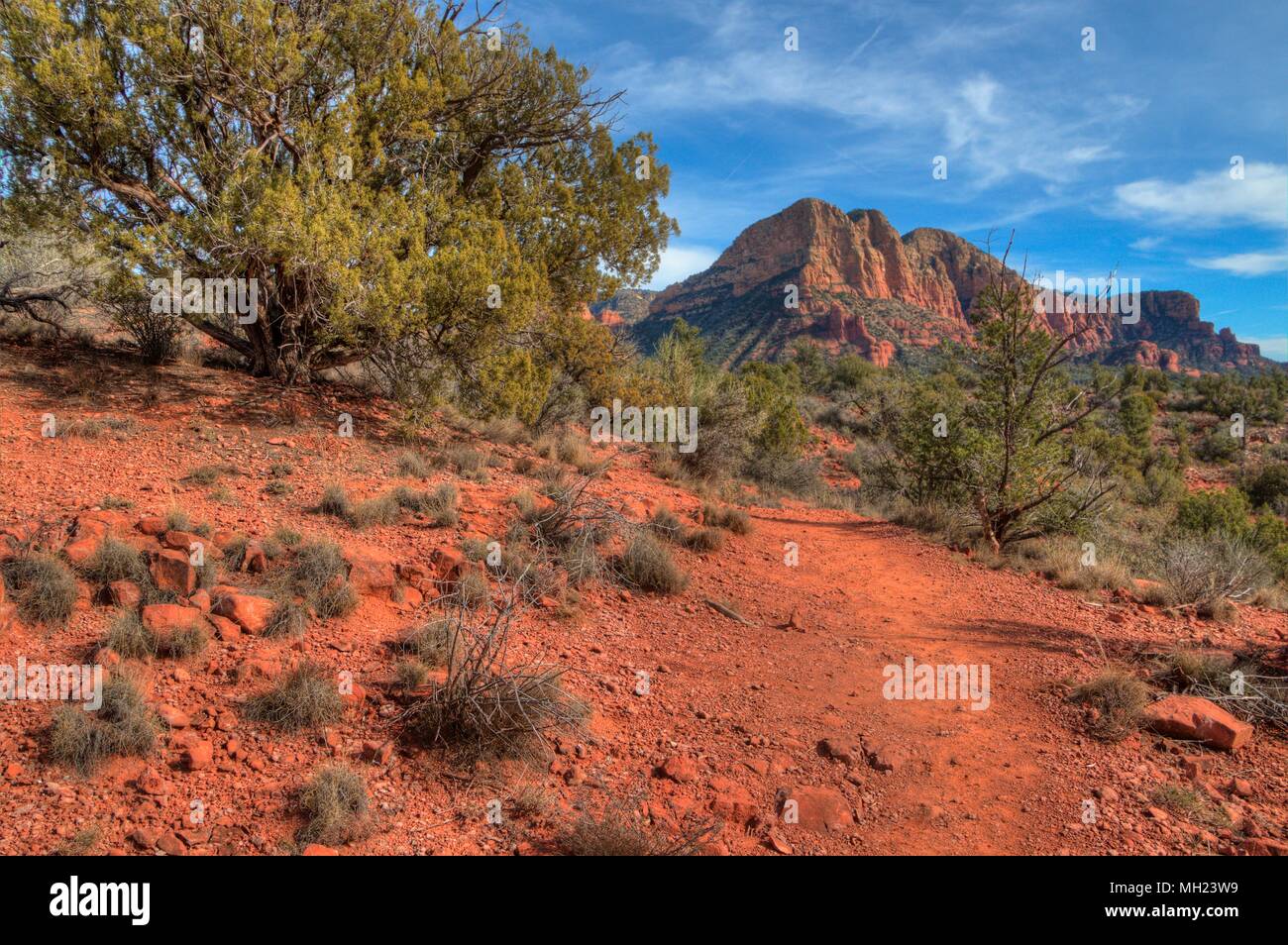 Sedona, Arizona has beautiful orange rocks and pillars in the desert ...