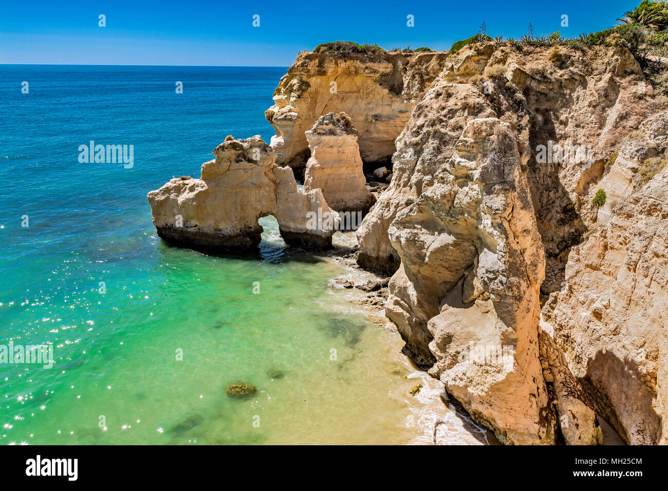 Portugal - Algarve - Klippen der Praia do Vale do Olival Stock Photo