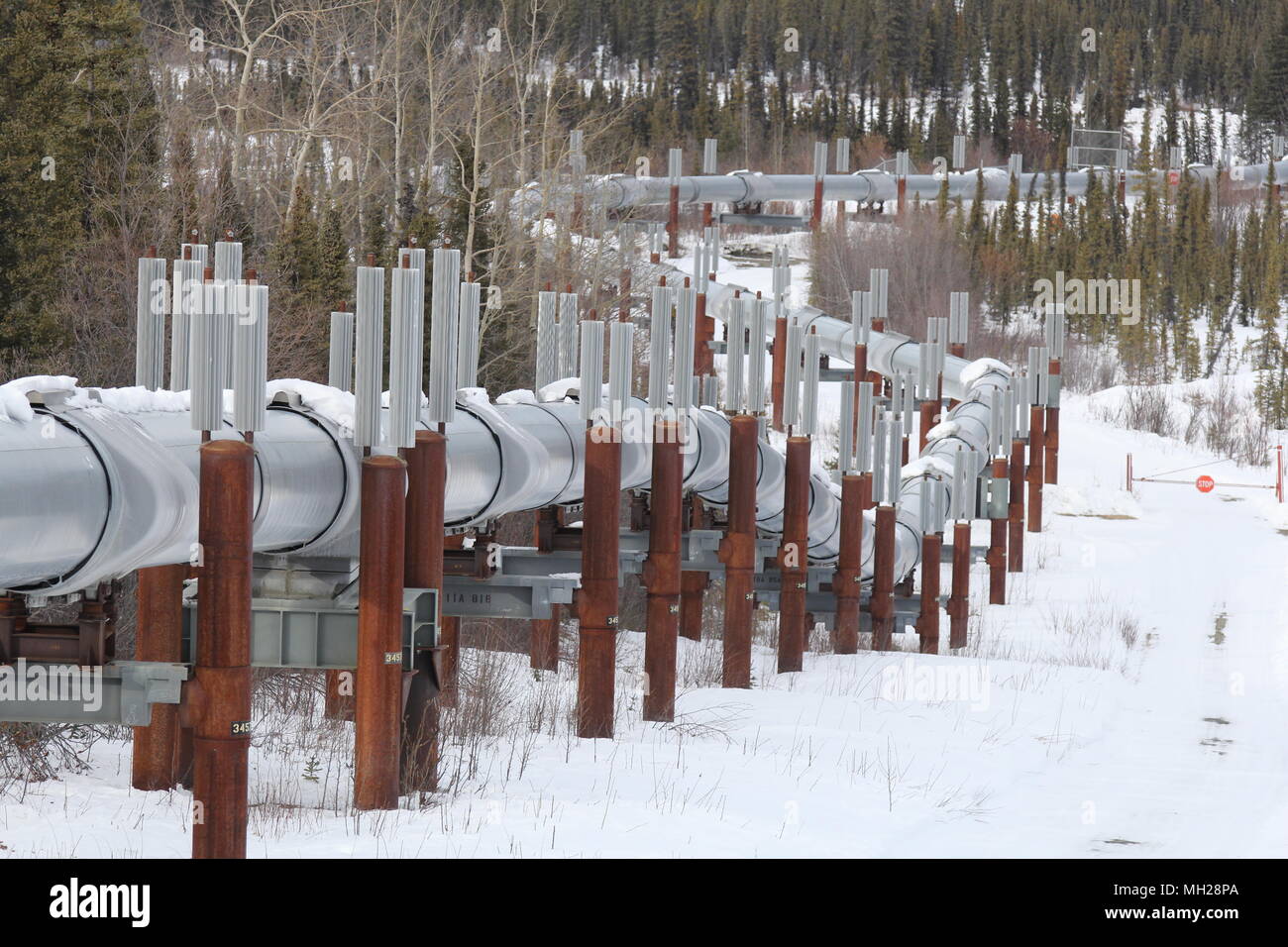 Earth quake vertical and horizontal supports hires stock photography