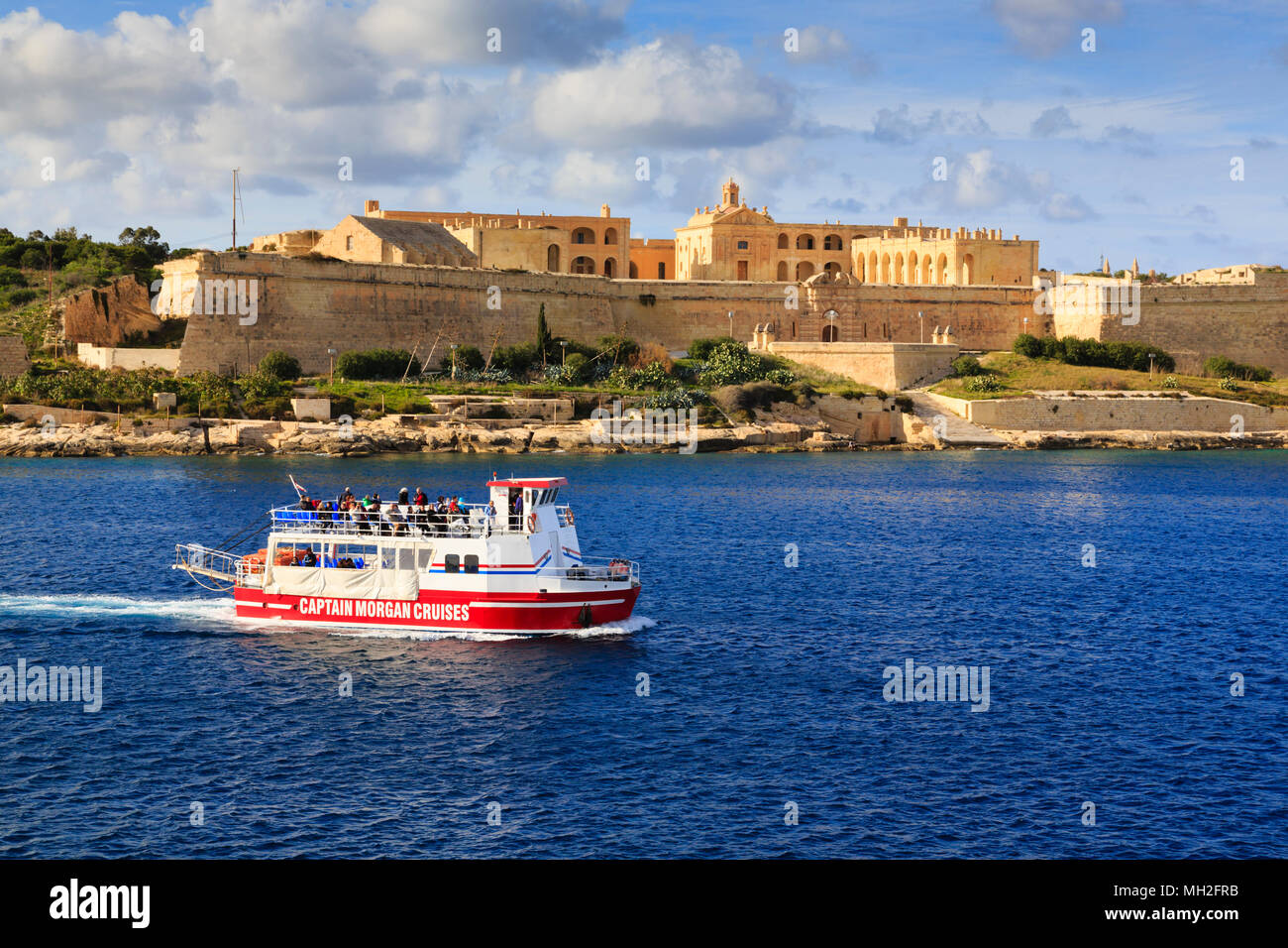 captain-morgan-cruise-ship-passing-in-from-of-fort-manoel-valletta