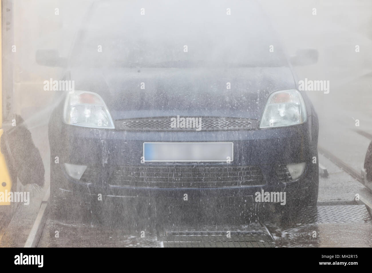 Car wash machine hires stock photography and images Alamy