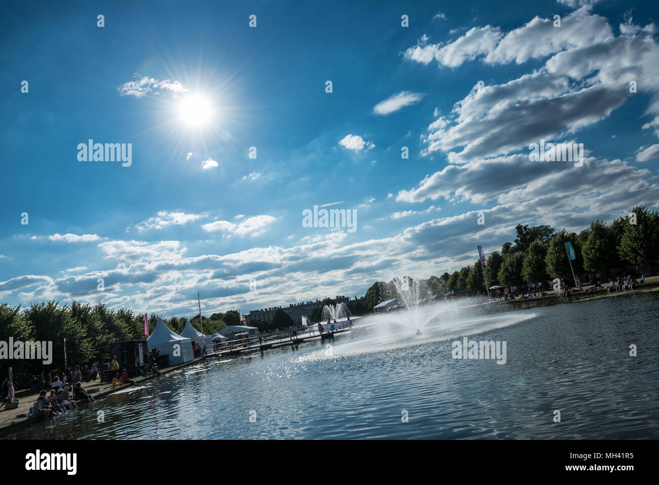 Hampton Court London Stock Photo Alamy Hampton Court London Stock Photo Alamy