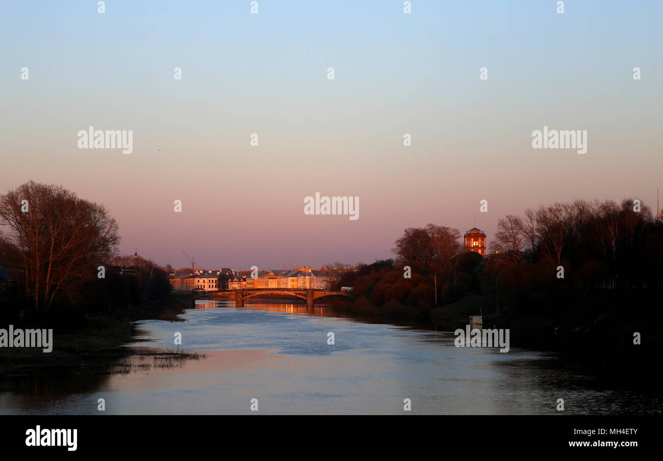 Stock Foto Beautiful sunset on the river Stock Photo - Alamy