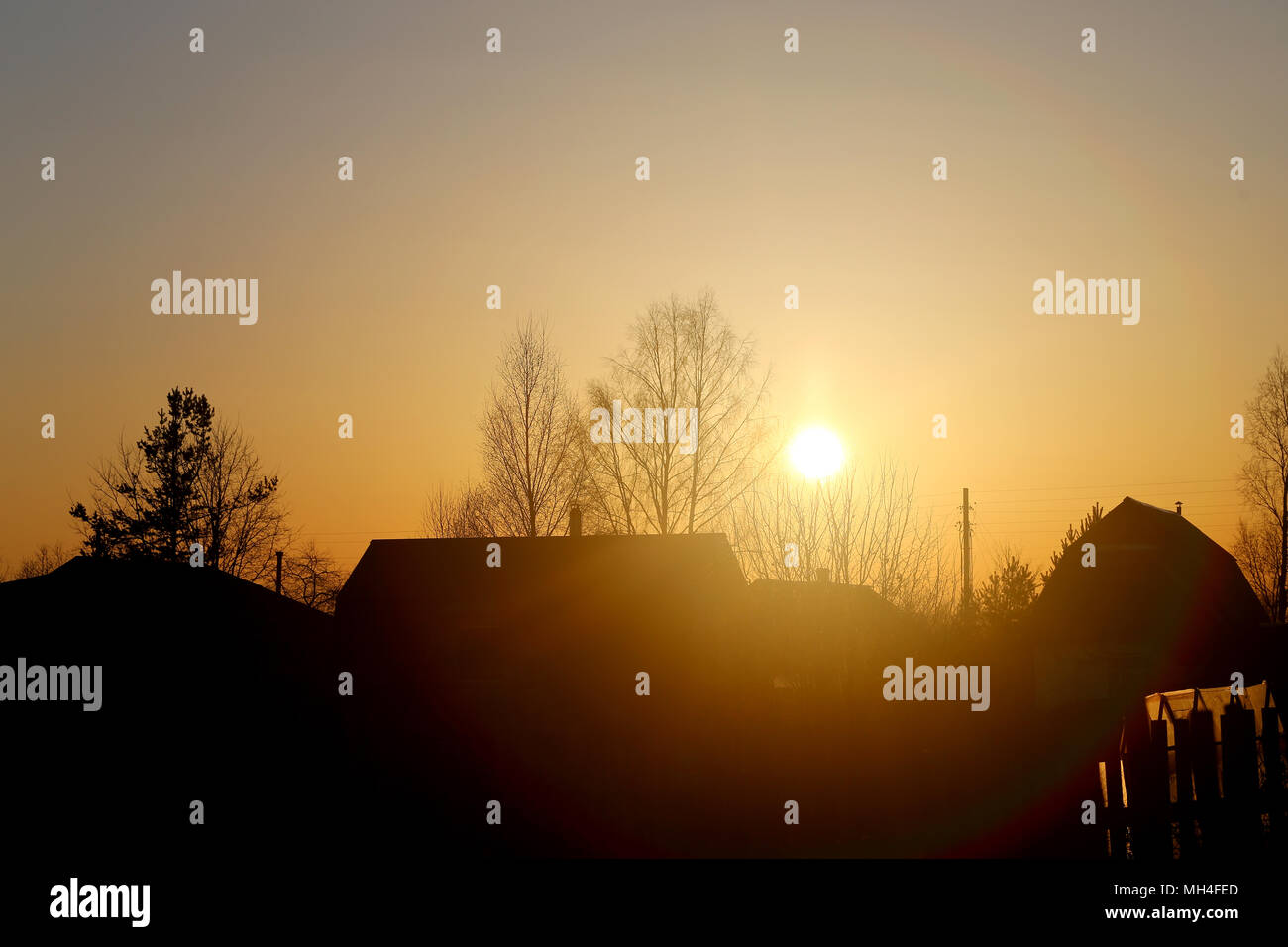 Stock Foto Beautiful sunset on the river Stock Photo - Alamy