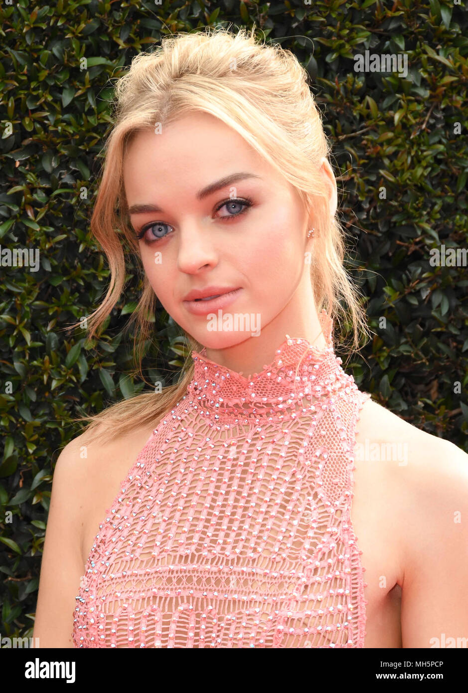2019 year - Willow Shields 2019 year