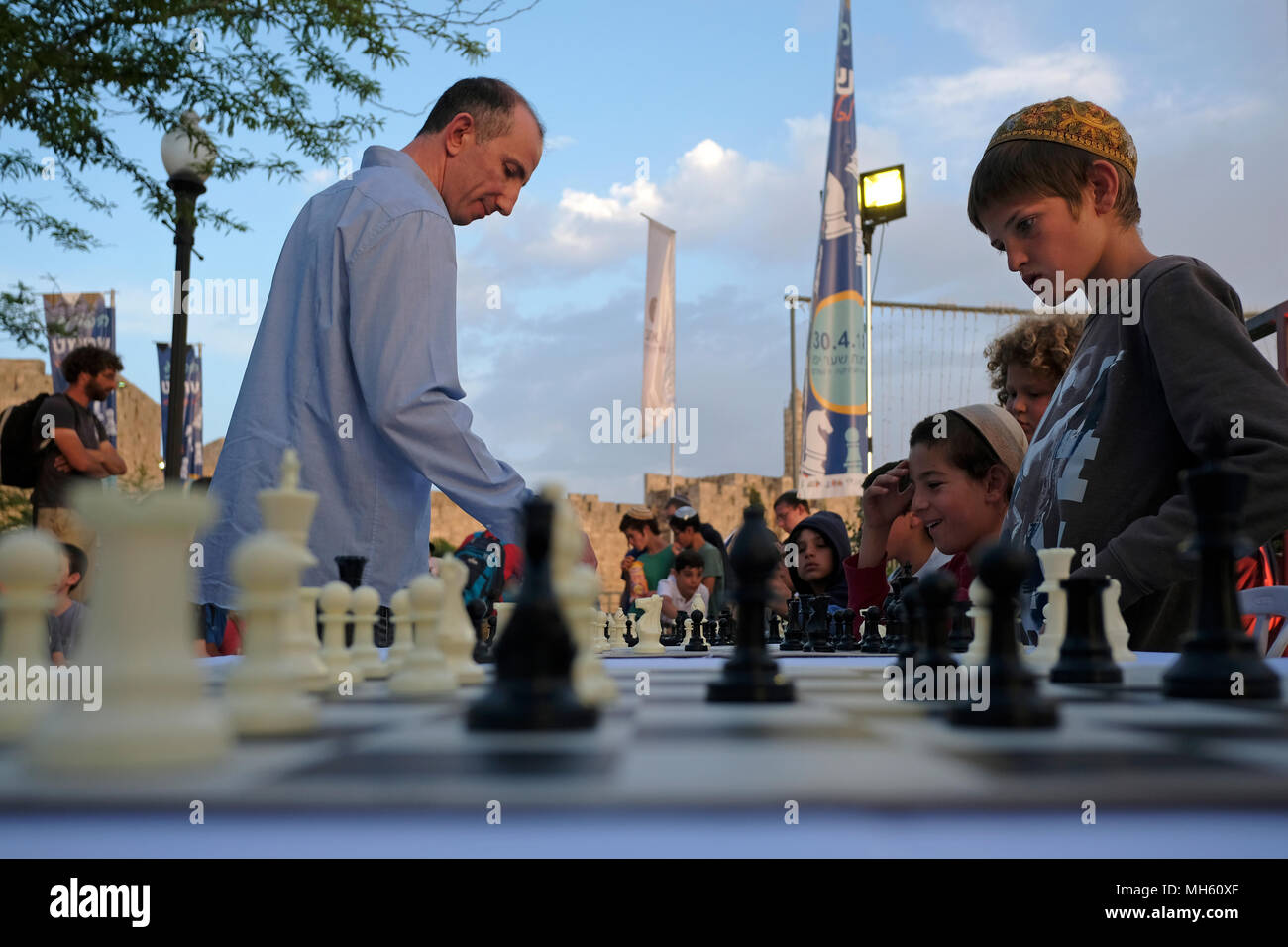 Former world champions take on dozens of chess players in Jerusalem –