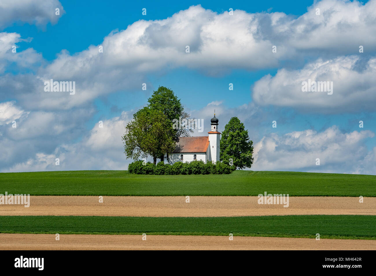 30 April 2018, Germany, Langquaid: A view of the Chapel Saint Koloman from the 17th century. Photo: Armin Weigel/dpa Stock Photo