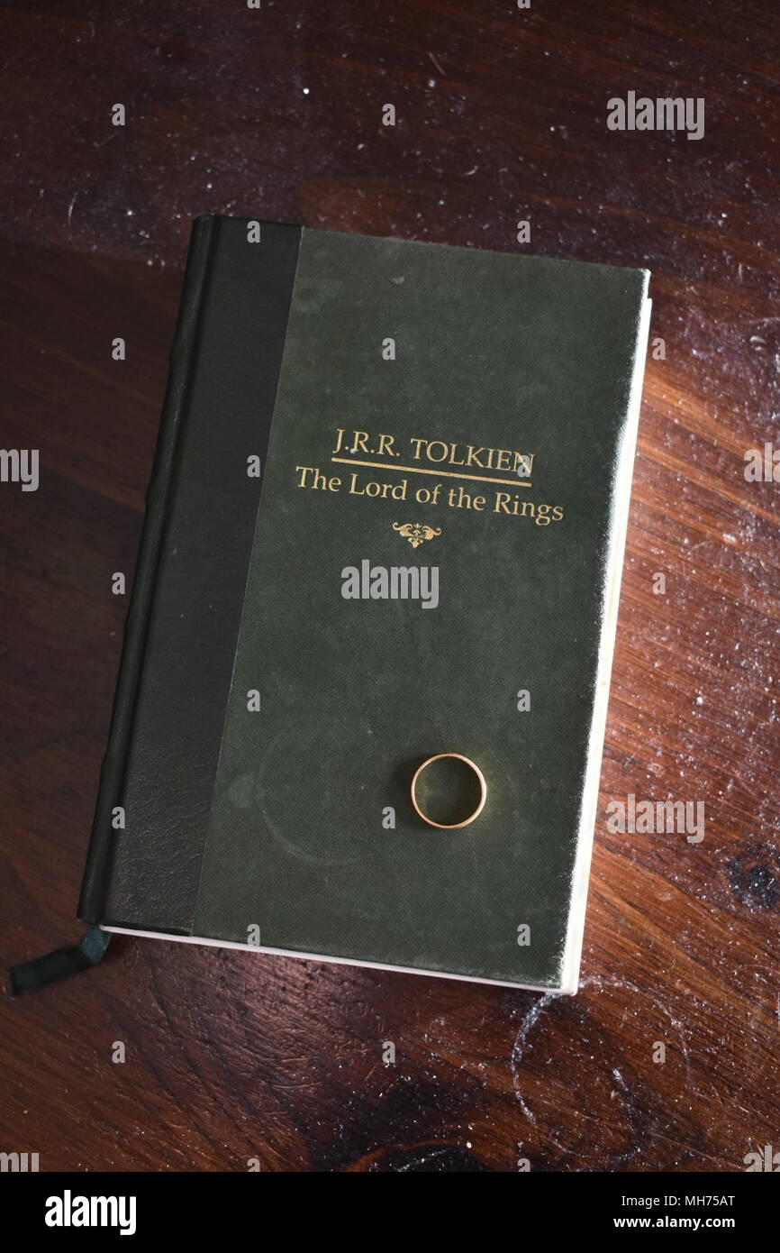 Lord of the Rings Games Workshop - Warhammer Lord of the Rings, Return of  the King book for table top wargaming Stock Photo - Alamy