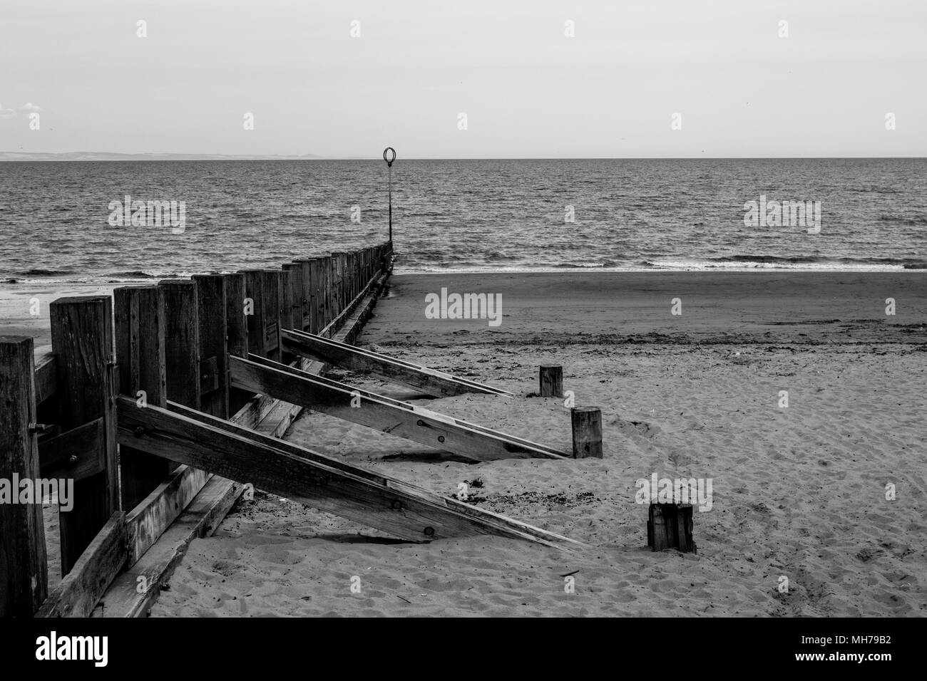 Groynes beach view Black and White Stock Photos & Images - Alamy