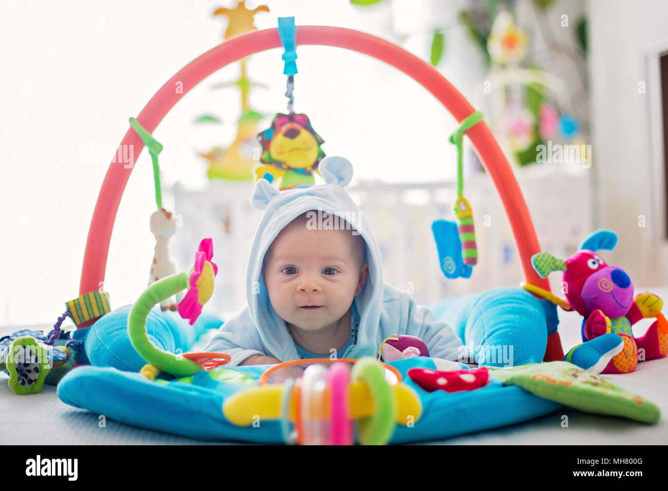 toys to hang on baby gym