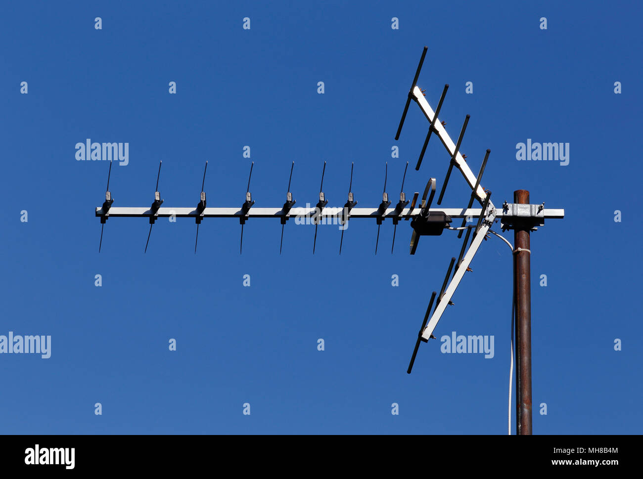 Uhf antenna hires stock photography and images Alamy