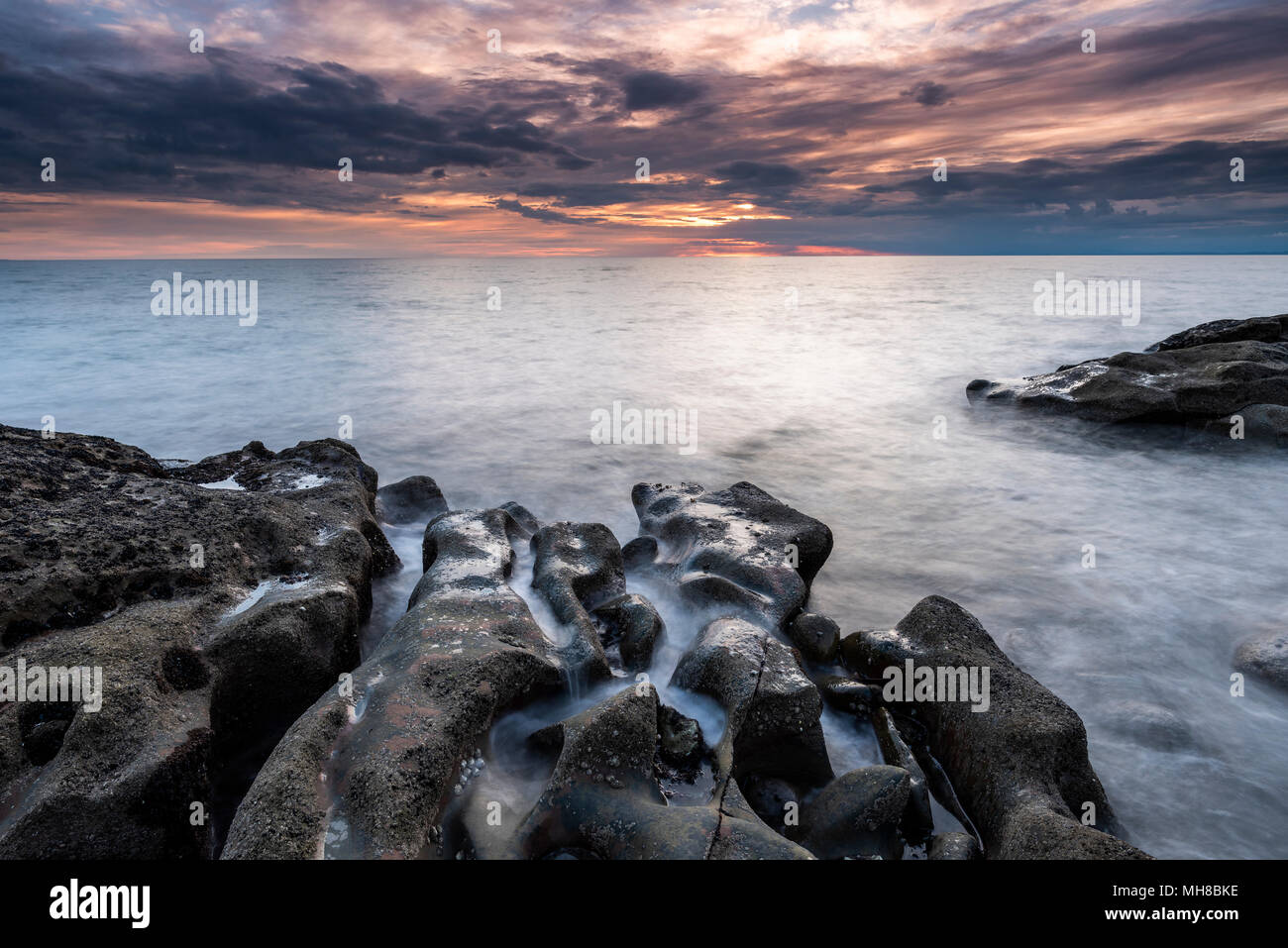 Coastal rock formations waves hi-res stock photography and images - Alamy
