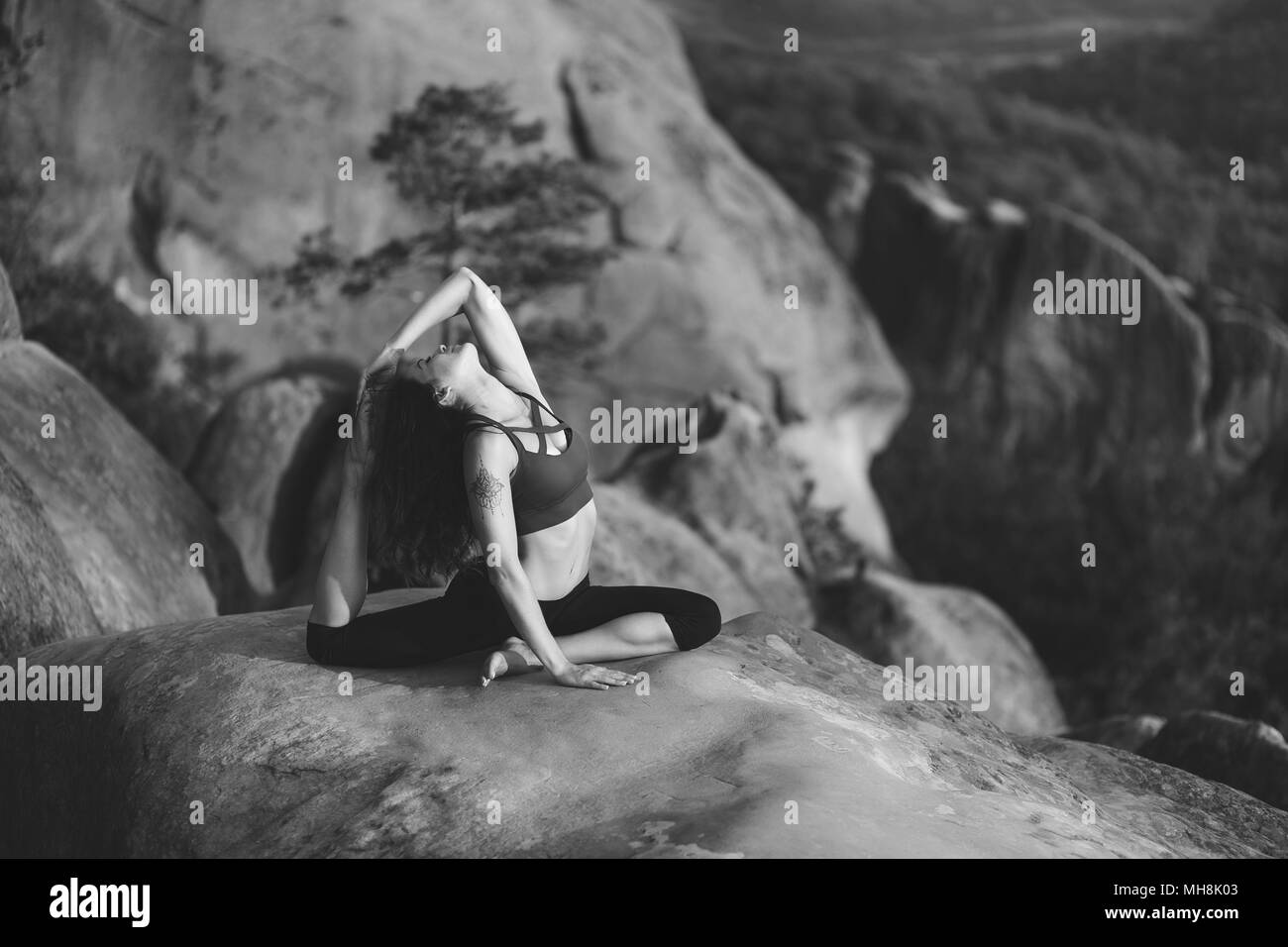 Woman sunset yoga Black and White Stock Photos & Images - Alamy