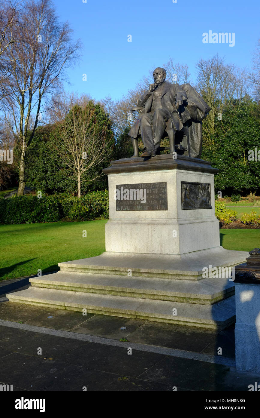 Statue of Sir Francis Sharp Powell, Mesnes Park, Wigan Stock Photo