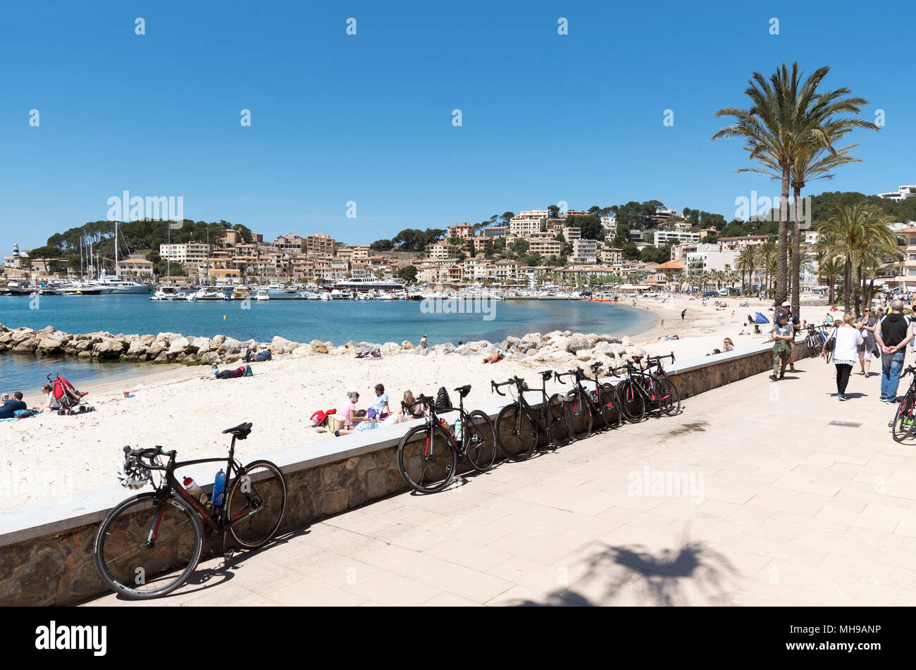 Port de Soller, Mallorca, Balearic Island, Spain. 2018. The seafront and harbour at Port de Soller a popular holiday resort in Mallorca. Stock Photo