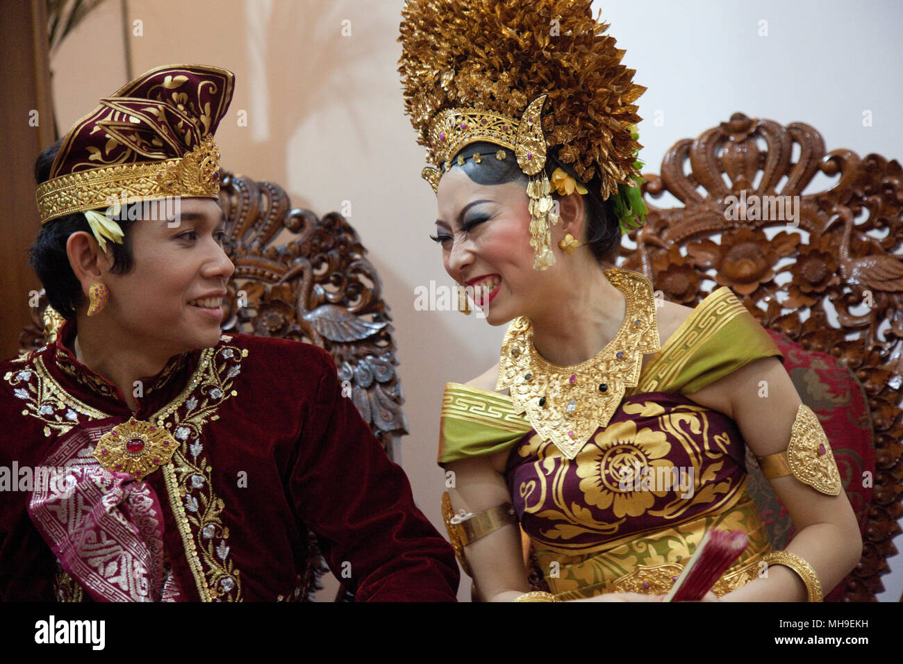 Japanese bride and Balinese groom at heir wedding in Ubud, Bali Stock Photo