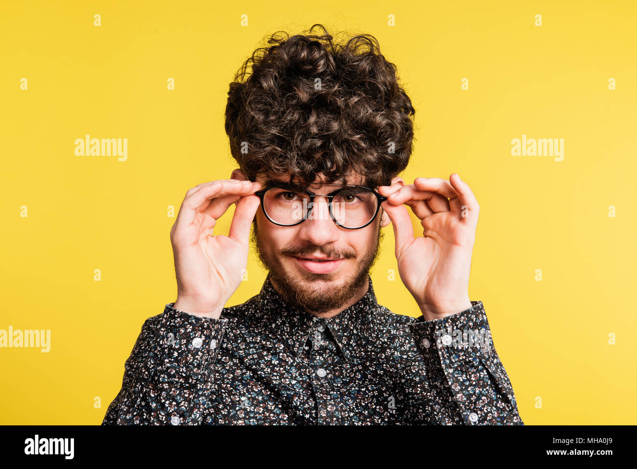 Studio portrait of a young hi-res stock photography and images - Alamy
