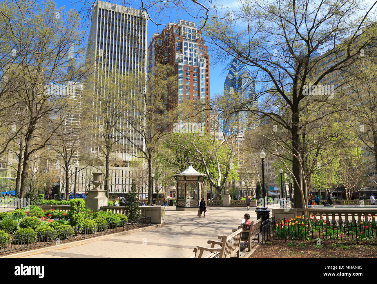 Rittenhouse Square, a garden and park downtown Philadelphia in Spring , skyline in background, Philadelphia, Pennsylvania, USA Stock Photo