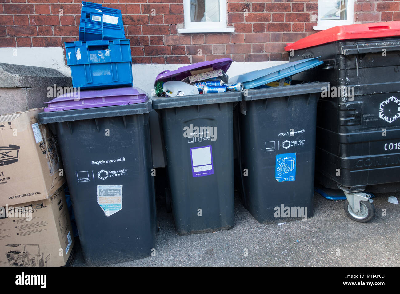 Emptied fortnightly hires stock photography and images Alamy