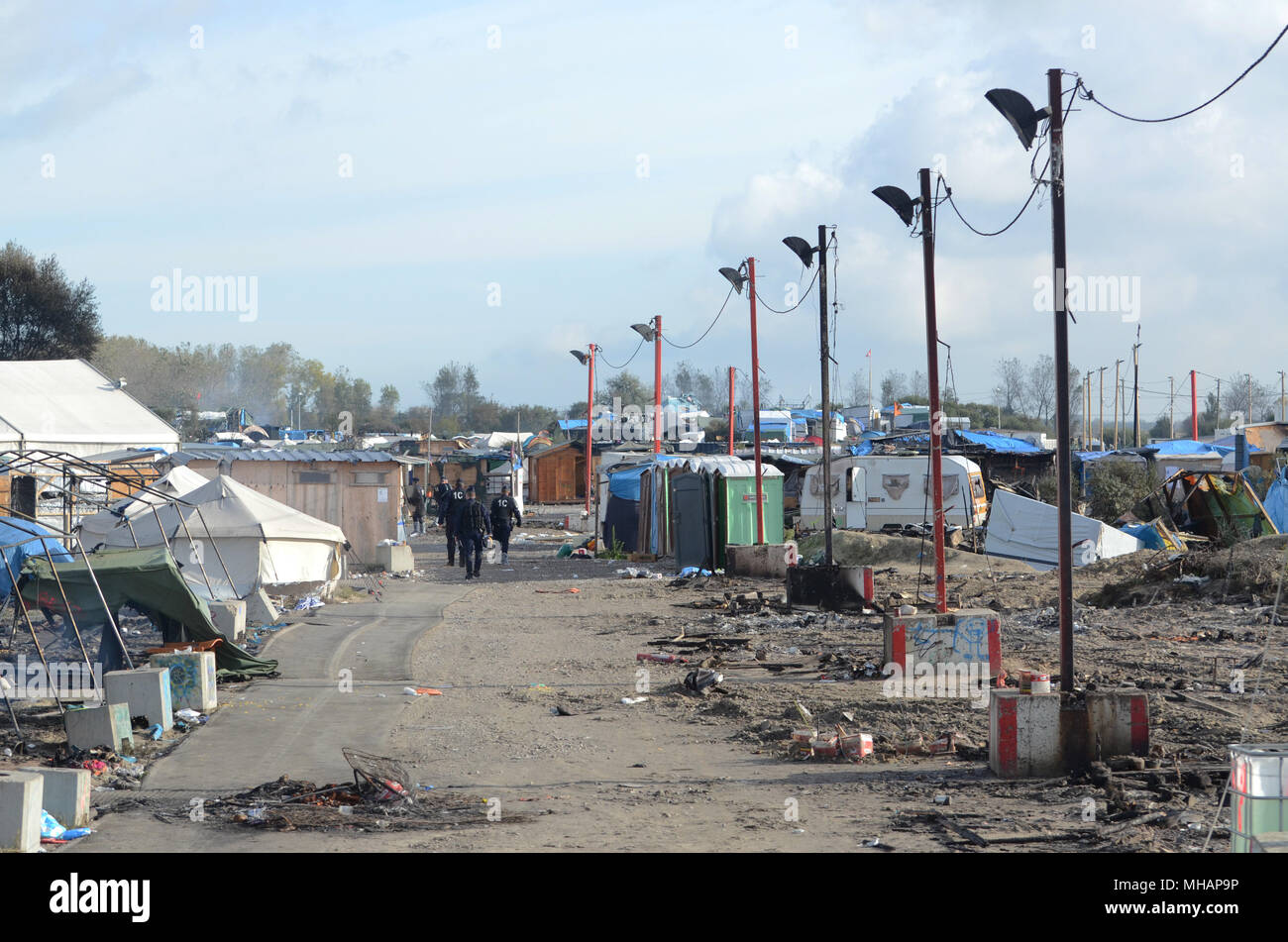 Migrant camp in calais hi res stock photography and images Page