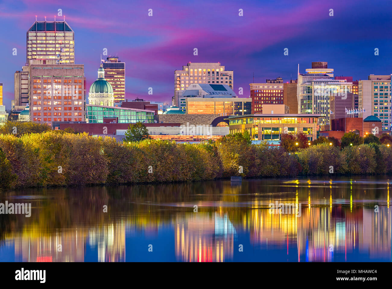 Downtown skyline white river indianapolis hi-res stock photography and ...