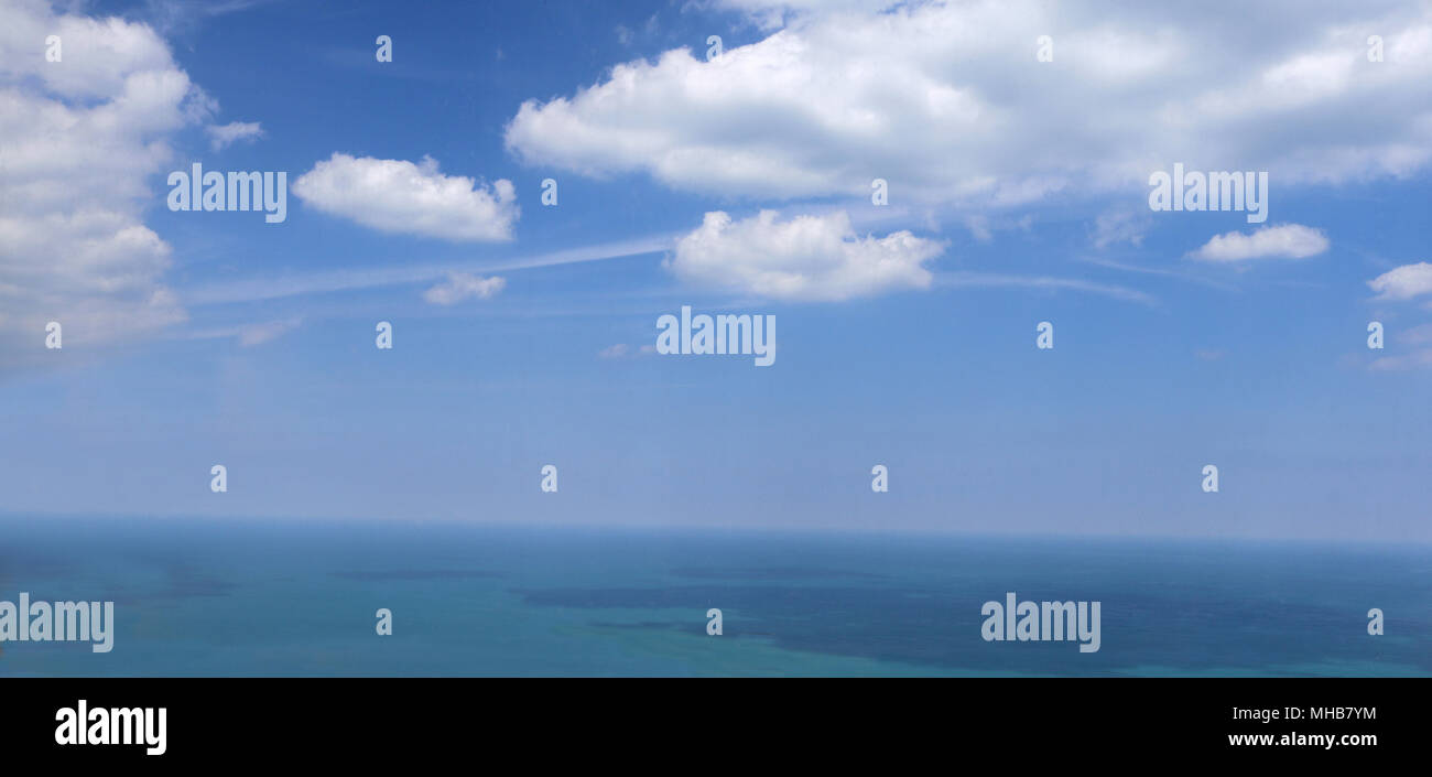 Large beautiful white cloud hi-res stock photography and images - Alamy