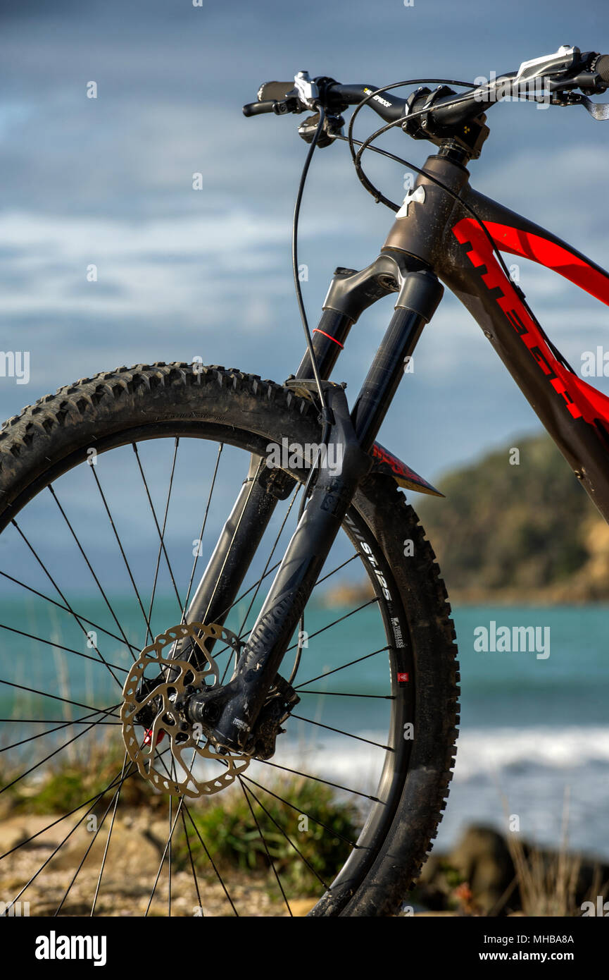 bicycle front suspension fork