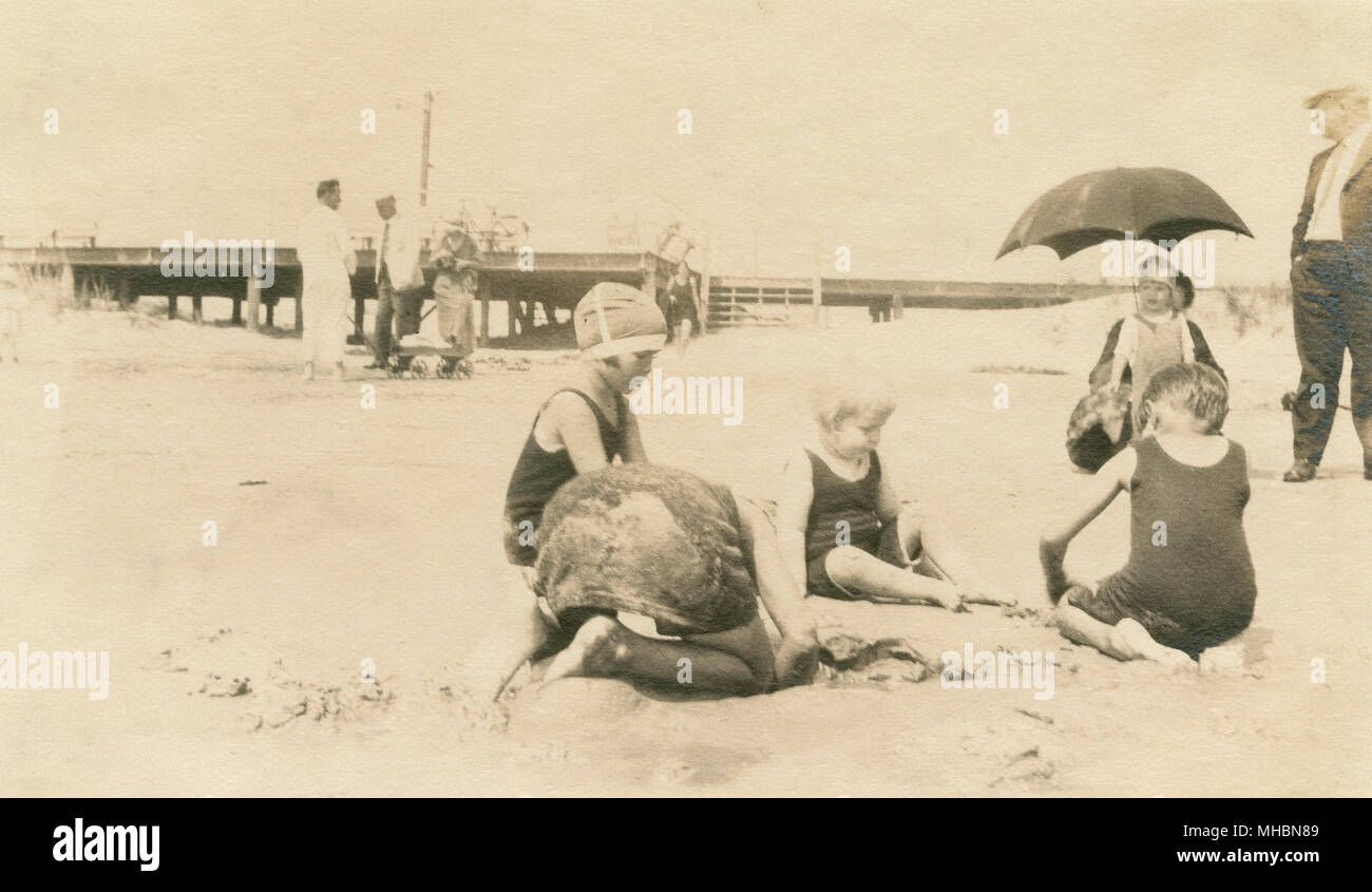 1920s Family Beach High Resolution Stock Photography and Images - Alamy