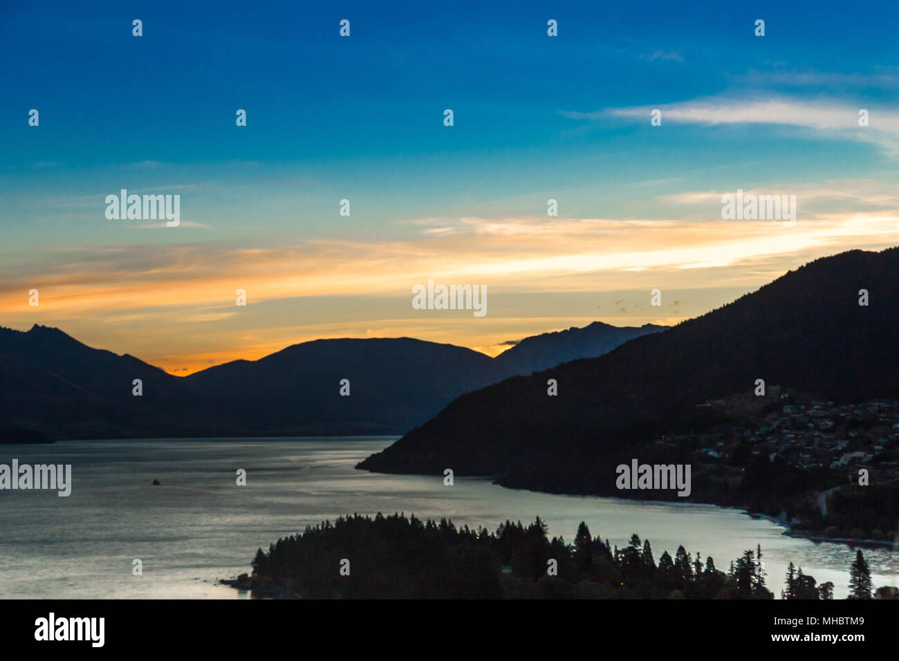 Queenstown in New Zealand. The city of adventure and nature Stock Photo ...