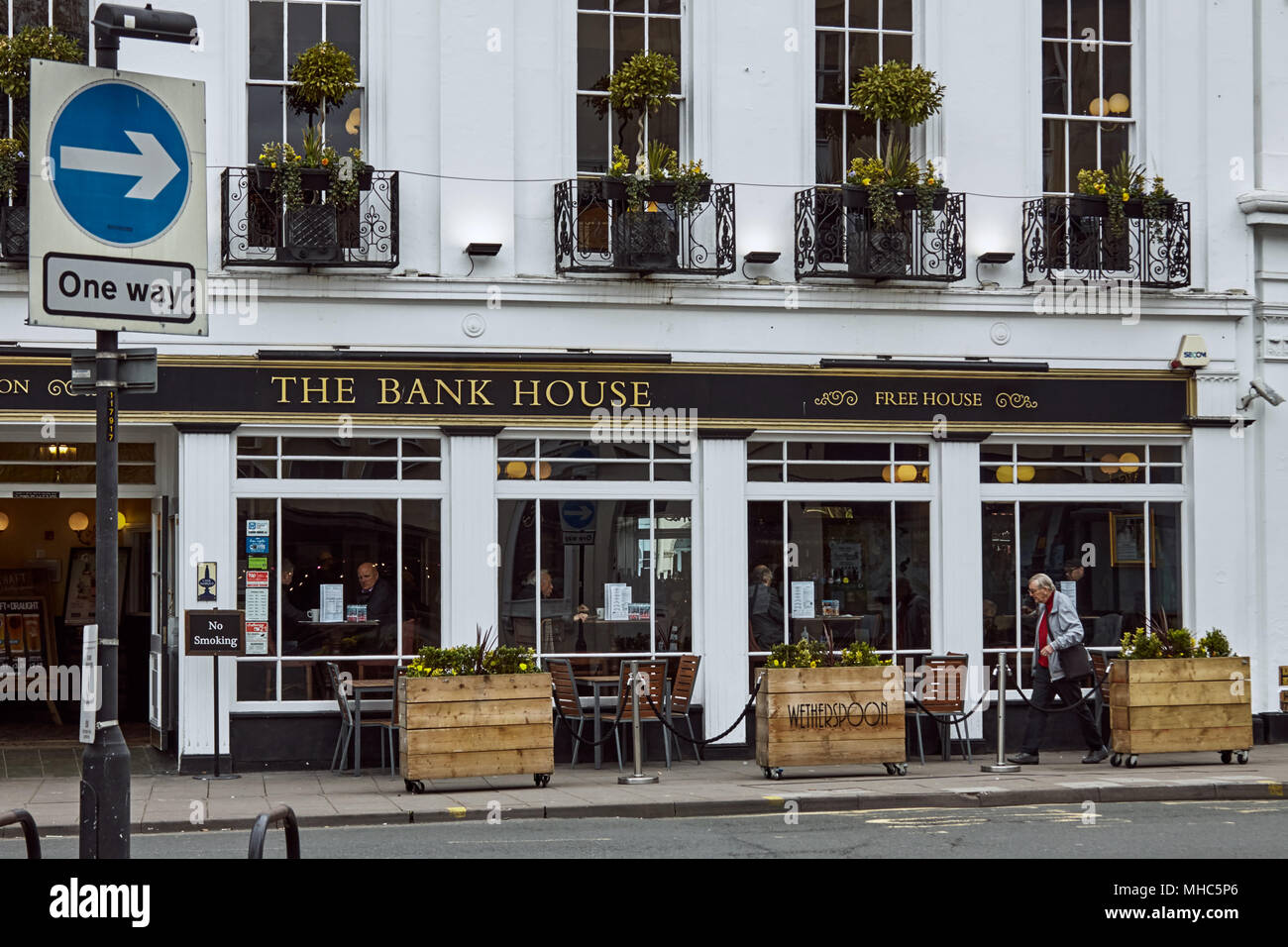 Cheltenham pub hires stock photography and images Alamy