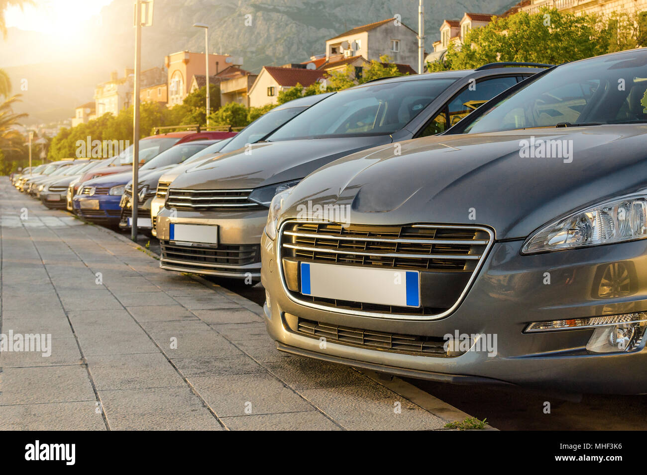 Luxury cars in parking lot hi-res stock photography and images - Alamy