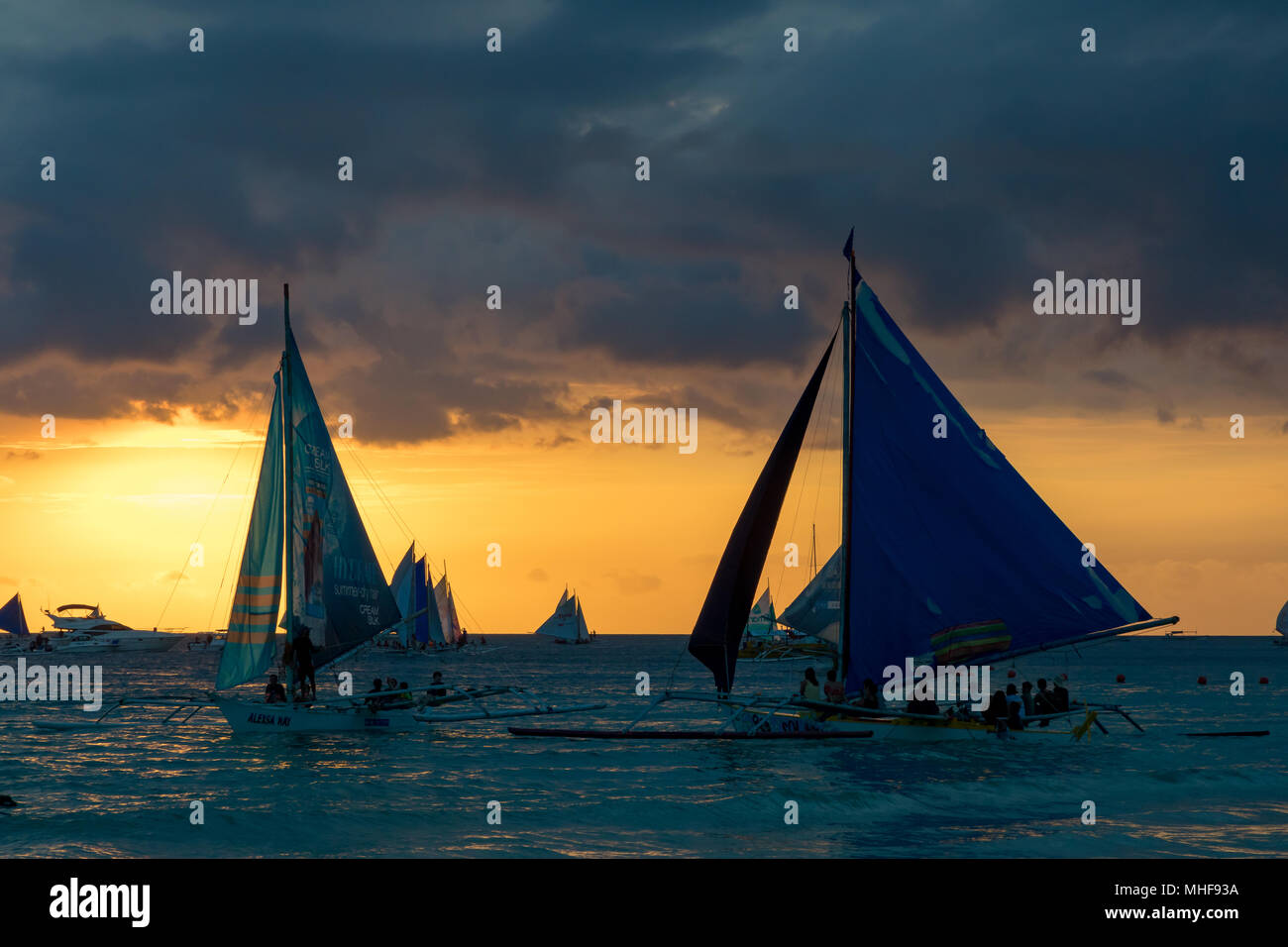 Boracay boats philippines hi-res stock photography and images - Alamy