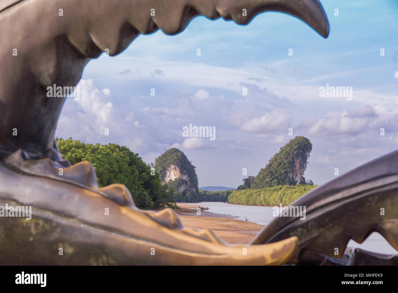 Crab claw hires stock photography and images Alamy