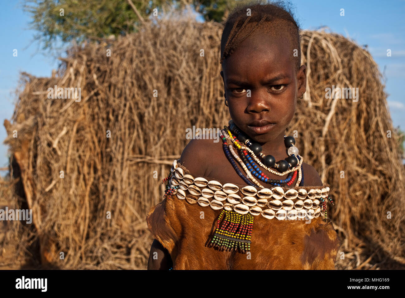 Hamer tribe girl hi-res stock photography and images - Alamy