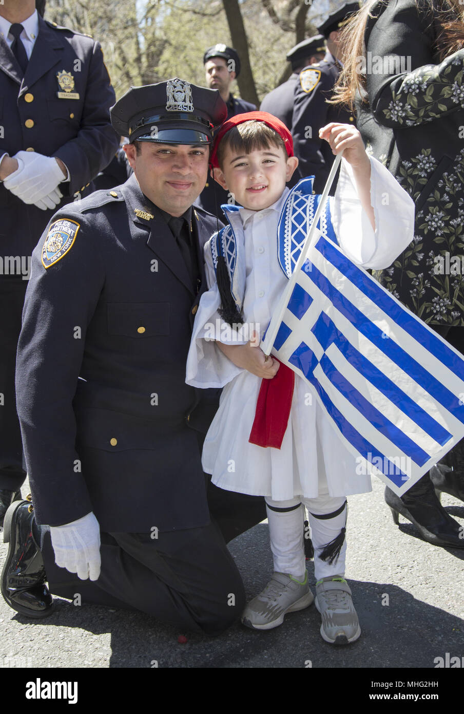 Page 2 - Nypd Officer High Resolution Stock Photography and Images - Alamy