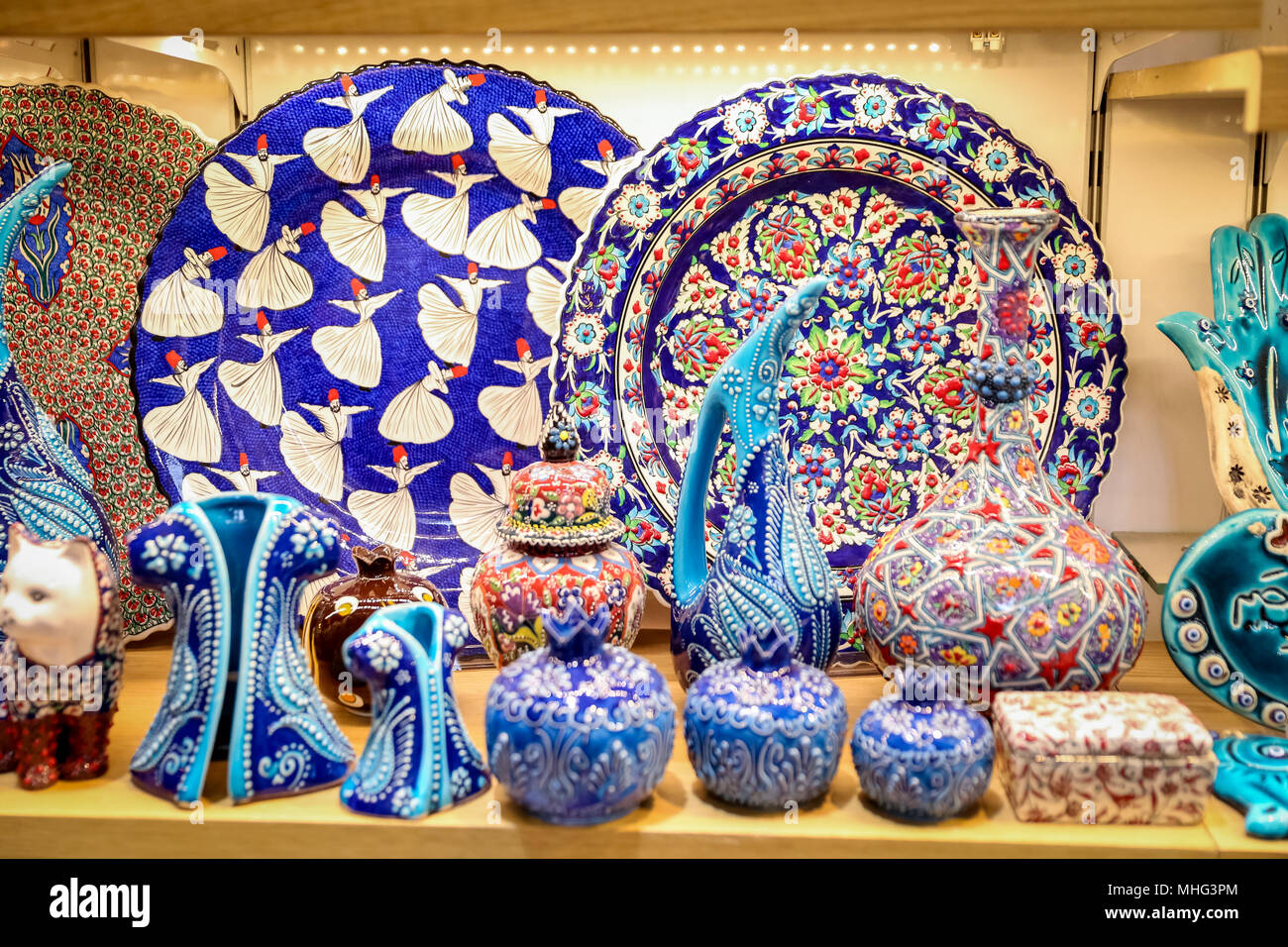 Turkish Ceramics in Grand Bazaar, Istanbul City, Turkey Stock Photo - Alamy