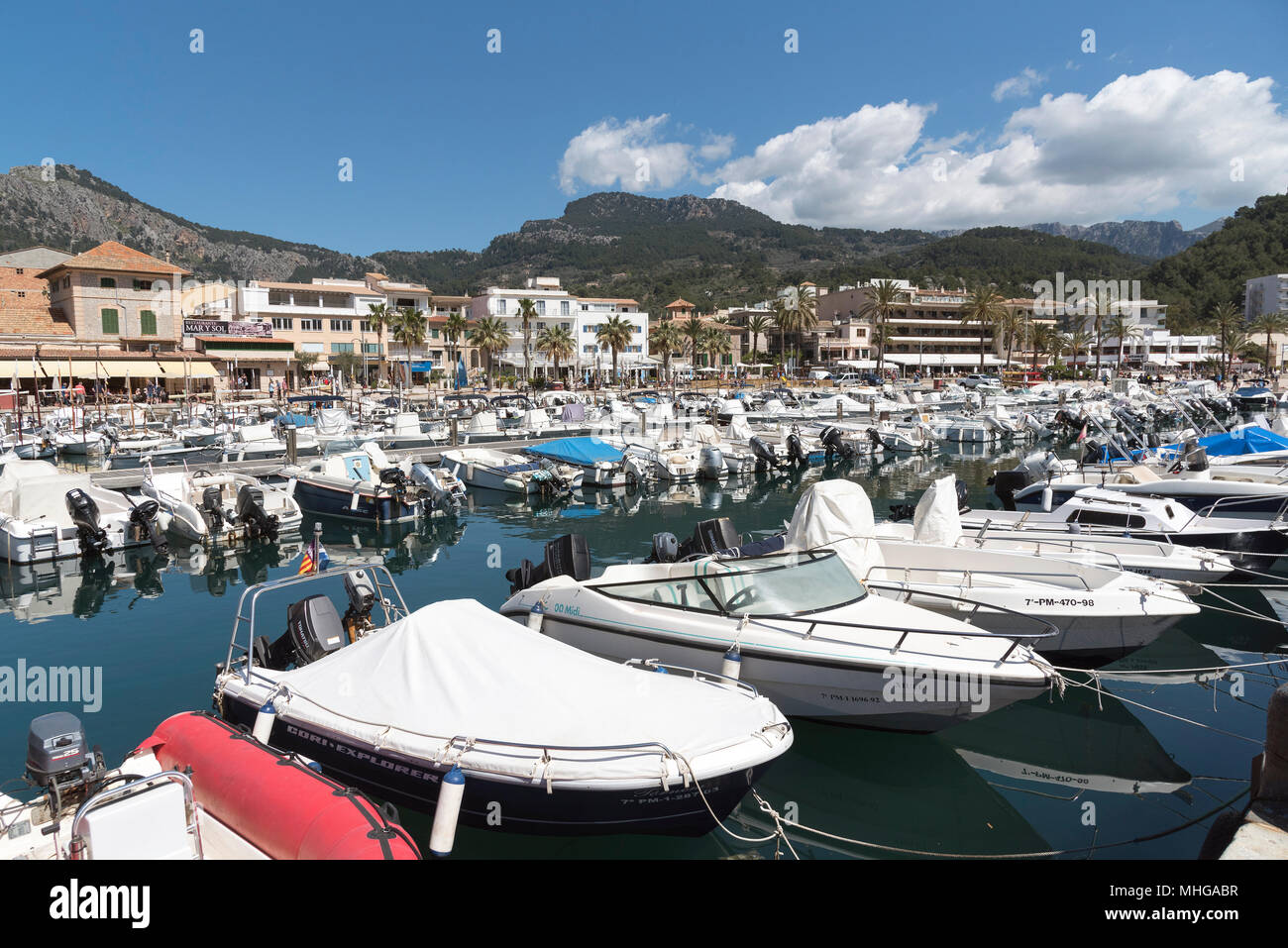 Port de Soller, Mallorca, Balearic Island, Spain. 2018. The seafront and harbour at Port de Soller a popular holiday resort in Mallorca. Stock Photo
