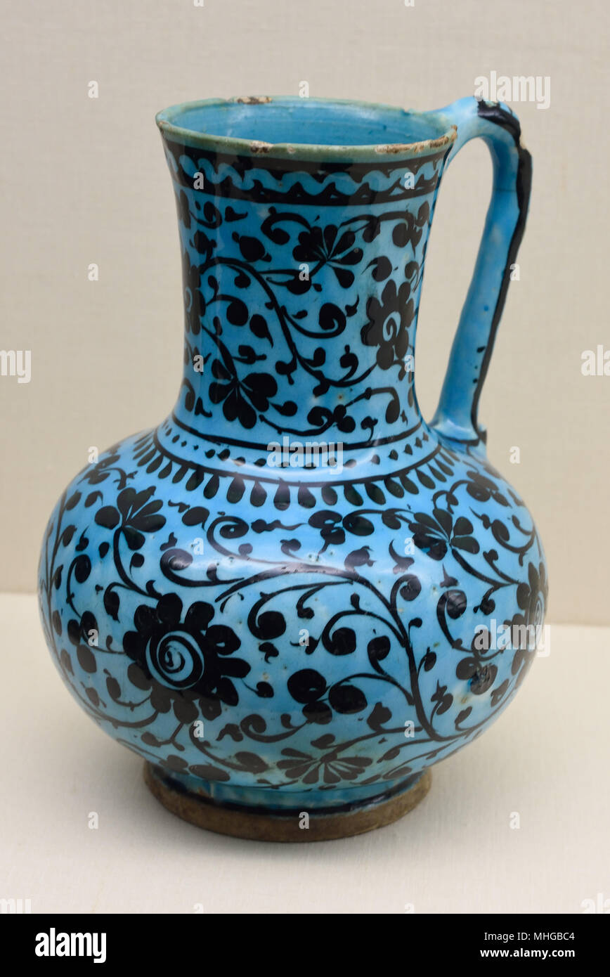 Turkish Pottery Turkey Iznik 16th Century Ottoman Period