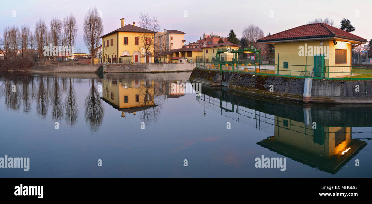 Hydroelectric power plant dam hires stock photography and images Alamy