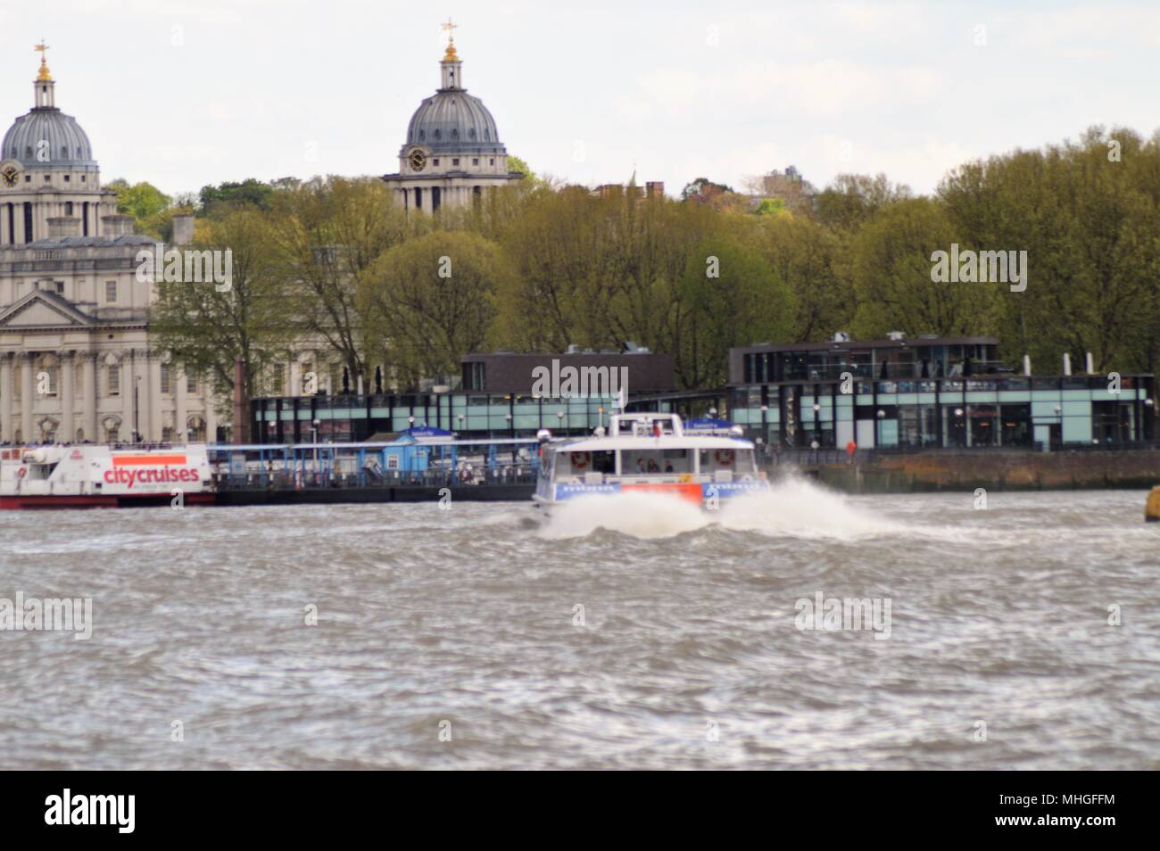 Emirates Cable Car and The MBNA Thames Clipper Stock Photo Alamy