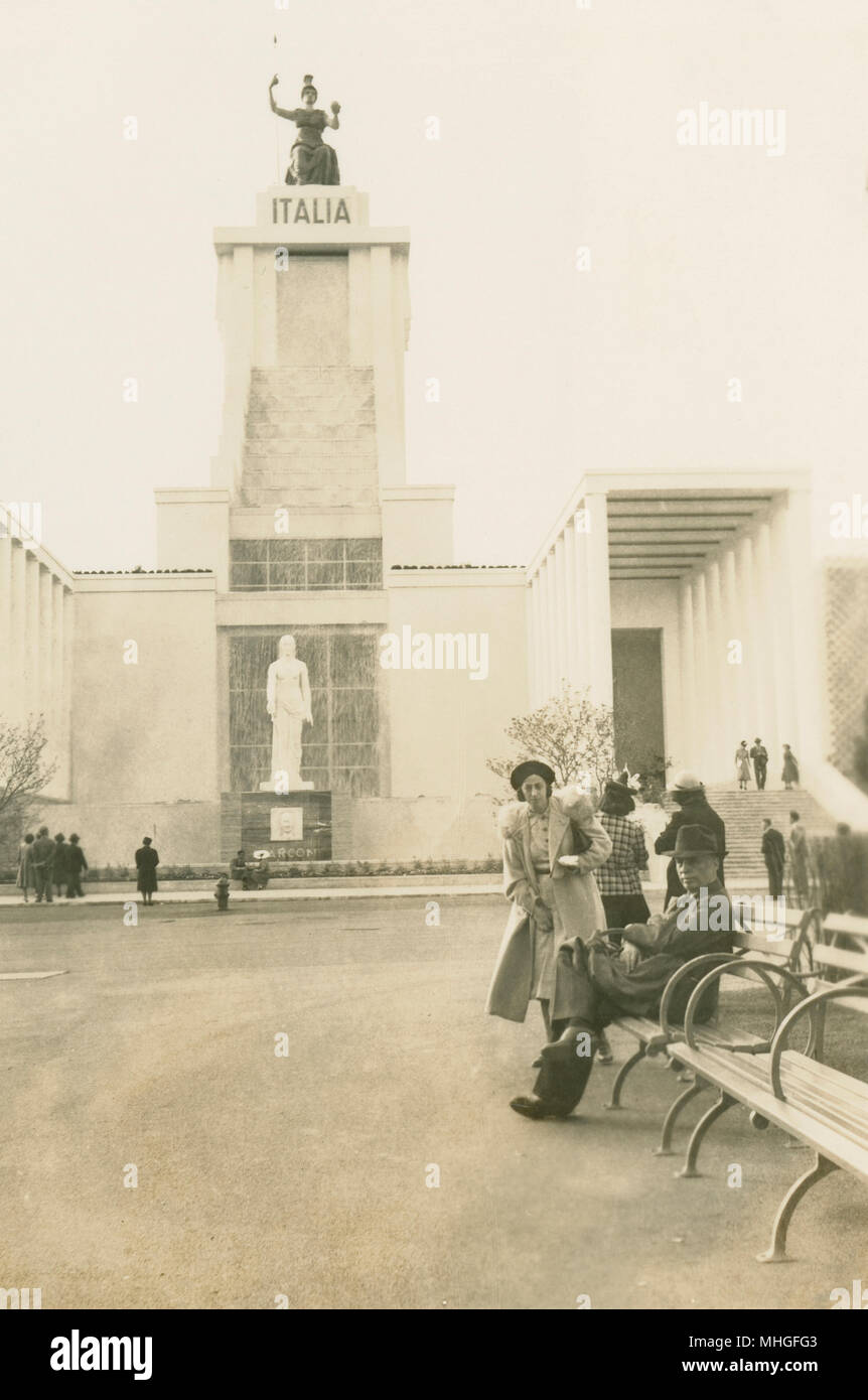 1939 new york worlds fair hi-res stock photography and