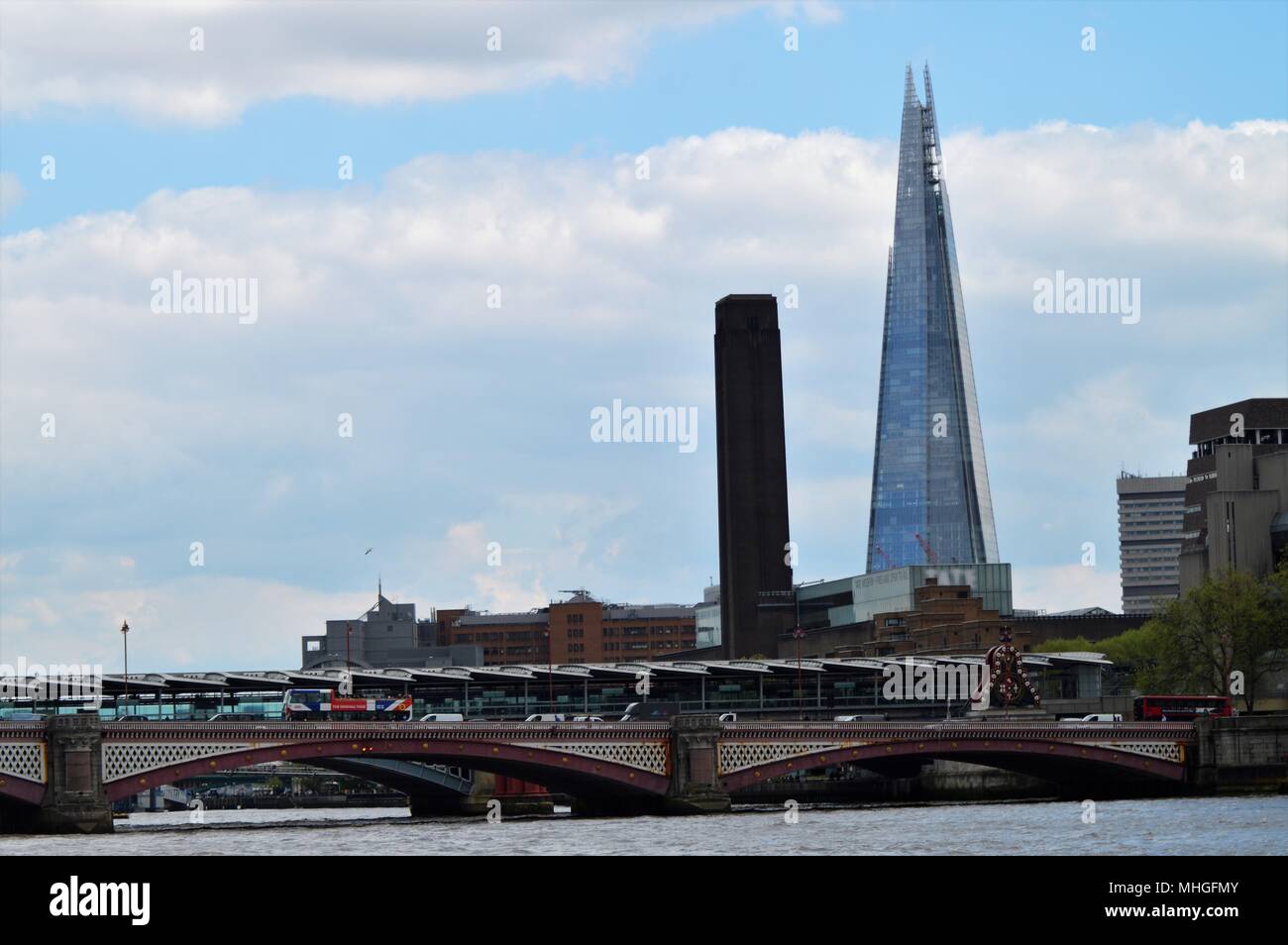 Emirates Cable Car and The MBNA Thames Clipper Stock Photo Alamy