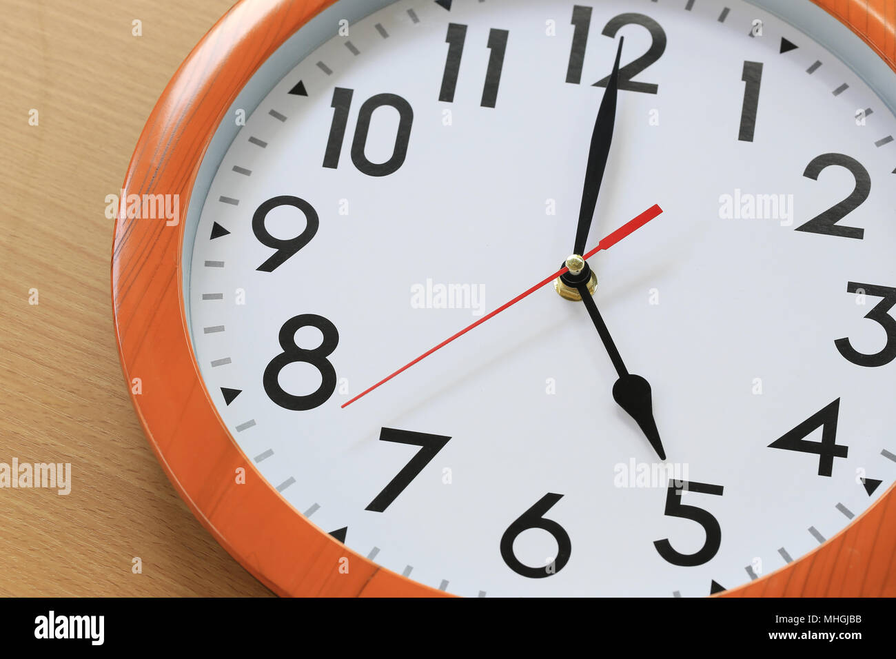 focus-time-in-clock-of-five-o-clock-for-the-design-in-your-business