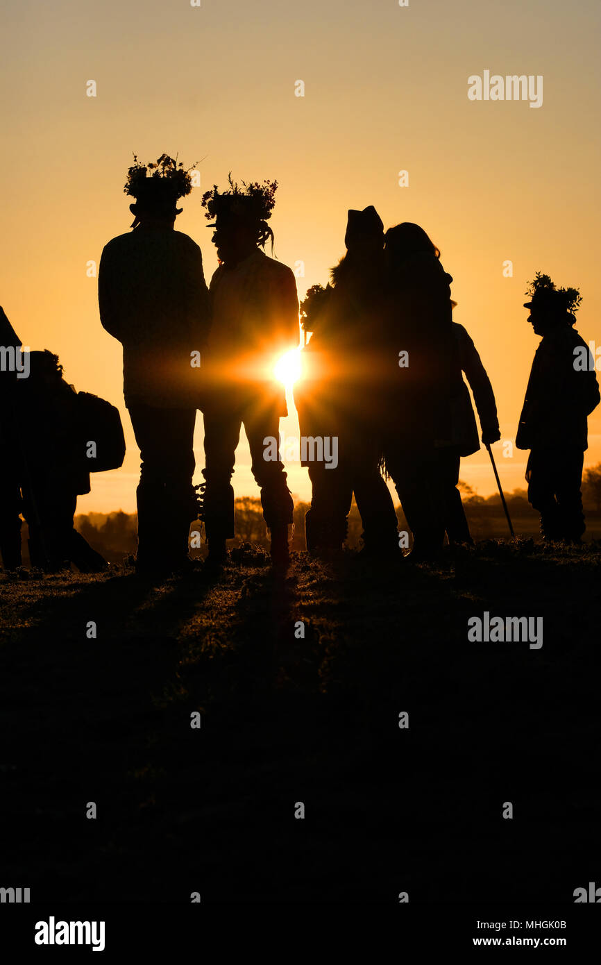 Bach Camp hillfort, Kimbolton, Herefordshire - Tuesday 1st May 2018 - Members of the Leominster Morris Men gather to celebrate the dawn sunrise on May Day on the ancient hillfort at Bach Camp.  Photo Steven May / Alamy Live News Stock Photo