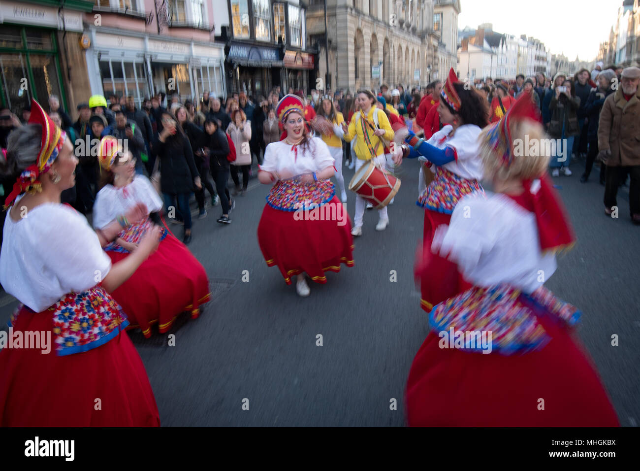 Oxford, UK. 1st May, 2018.  Revellers in Oxford for the annual May Day celebrations. Oxford celebrates May morning with the Magdalen boys choir singing at sunrise. Thousands line the streets to listen to what has become an annual Mayday tradition. Andrew Walmsley/Alamy Live News  Stock Photo